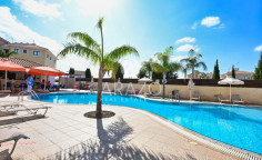 2 bedroom apartment with swimming pool to rent in Kapparis