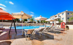 2 bedroom apartment with swimming pool to rent in Kapparis