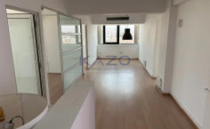 Spacious top floor office in central Omonoia location 