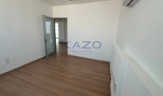Spacious top floor office in central Omonoia location 