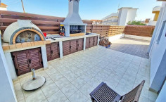 4 bedroom house to rent in Paralimni