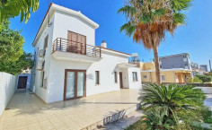 4 bedroom house to rent in Paralimni