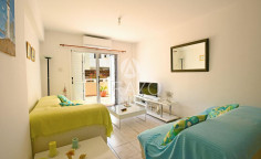 Spacious 2 bedroom furnished apartment with swimming pool to rent in Kapparis