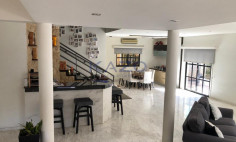 Detached house with pool four bedrooms spacious plot 