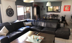 Detached house with pool four bedrooms spacious plot 
