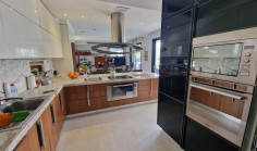 8 bedroom house to rent in Engomi