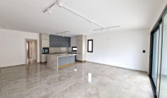 Luxury 3 bedroom apartment to rent in Lykabittos