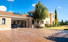 7 bedroom house to rent in Dali