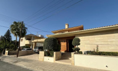 4 bedroom house to rent in Platy