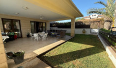 4 bedroom house to rent in Platy