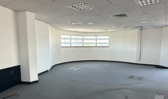 Luxury commercial to rent in Agioi Omologites