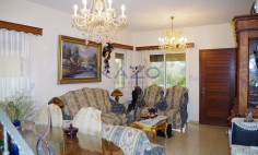 Spacious Mouttagiaka maisonette with communal pool access 