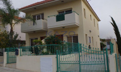 Spacious Mouttagiaka maisonette with communal pool access 