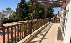 4 bedroom villa Dhekelia road 300 meters from the beach 