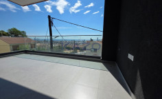 Modern sea-view 2-bed apartment in Agios Athanasios 