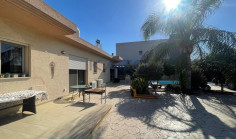 Spacious 4-bed villa in Ypsonas with private pool 