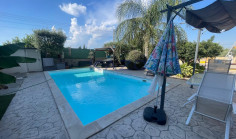 Spacious 4-bed villa in Ypsonas with private pool 