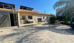 Spacious 4-bed villa in Ypsonas with private pool 