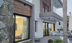 Modern fully furnished 6 bedroom villa with sea view in Parekklisia 