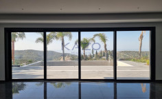Modern fully furnished 6 bedroom villa with sea view in Parekklisia 