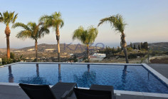 Modern fully furnished 6 bedroom villa with sea view in Parekklisia 