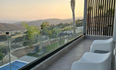 Modern fully furnished 6 bedroom villa with sea view in Parekklisia 