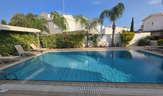 4 bedrooms house to rent in Pernera