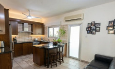 3 apartment to rent in Acropolis