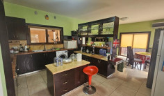 4 bedroom house to rent in Alampra