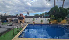 4 bedroom house to rent in Alampra