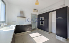 Four-bedroom house with attic in Lakatamia, Nicosia 