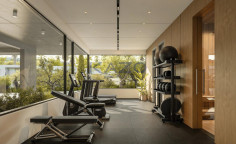 Modern 3-bed penthouse in Linopetra gated complex 