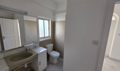 4 bedroom apartment to rent in Lykabittos