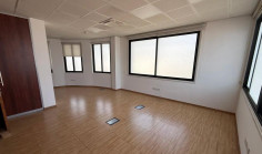 Commercial to rent Acropolis