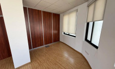 Commercial to rent Acropolis