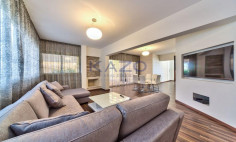 Spacious seafront 3-bed apartment in Mouttagiaka 
