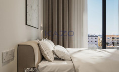 Modern 2-bedroom penthouse with city views 