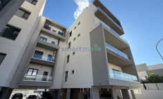 2 bedroom modern apartment sea views Ayios Athanasios 