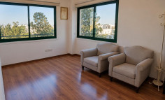 Commercial 136 m2 to rent in Lykabittos