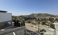 Top floor 3 + 1 bedroom apartment with a private roof garden in Fasoula 