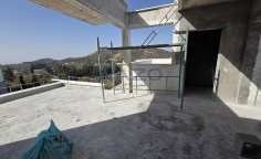 Top floor 3 + 1 bedroom apartment with a private roof garden in Fasoula 