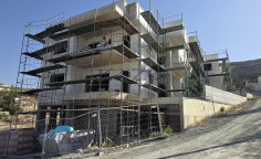 Top floor 3 + 1 bedroom apartment with a private roof garden in Fasoula 