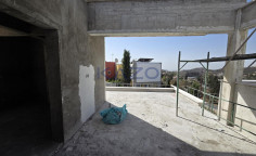 Top floor 3 + 1 bedroom apartment with a private roof garden in Fasoula 