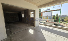 Top floor 3 + 1 bedroom apartment with a private roof garden in Fasoula 