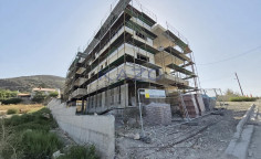 Top floor 3 + 1 bedroom apartment with a private roof garden in Fasoula 