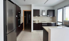 3 bedroom apartment to rent in Agios Dometios