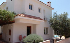Luxury 3 bed furnished villa with swimming pool for sale in Peyia