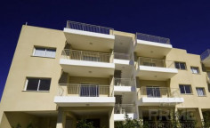 Large 2 bedroom furnished apartment with swimming pool for sale in Peyia