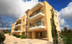 Luxury 2 bedroom furnished apartment with swimming pool for sale in Peyia
