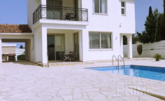 Lovely 4 bed villa with swimming pool for sale in Sea Caves